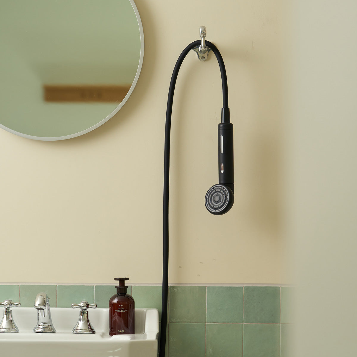 Vitamin Filtered Shower Head & Silicon Hose Felt Black